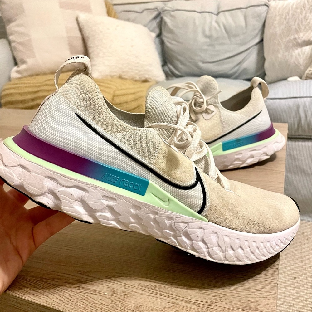 Nike flyknit react size 11